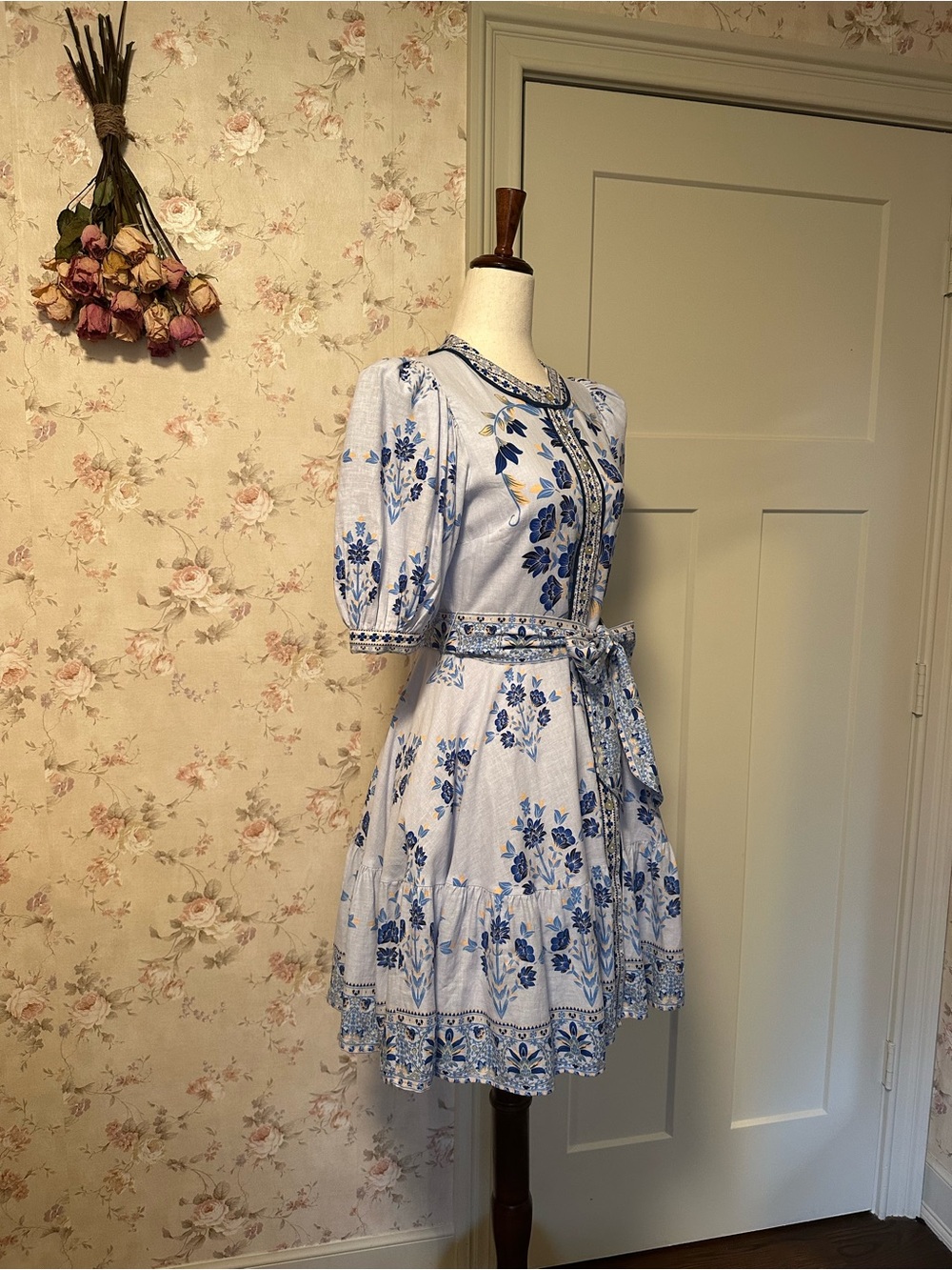 A Loves A Blue White Floral Bubble Sleeve A-Line Flounce Mini Dress XS - Picture 4 of 16